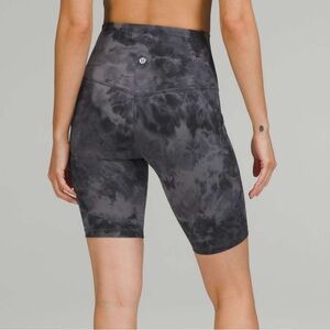 Lululemon Align High-Rise Short with Pockets size 10